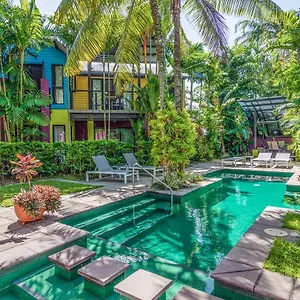Dreamcatcher Beach-side Port Douglas